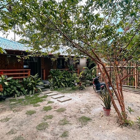Islo Hut Kaliwa Otel General Luna  Dış mekan fotoğraf